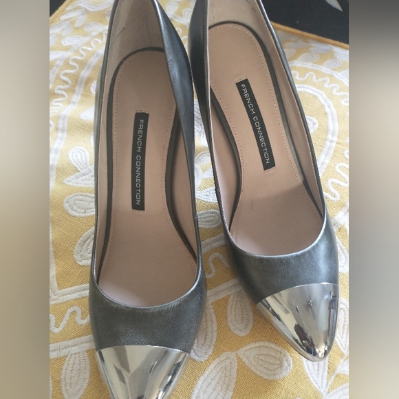 Shoes - Picture 4 of 4